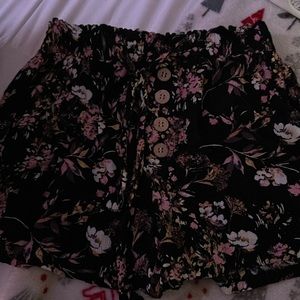 Flower shorts in extra small size from Ivy & Main